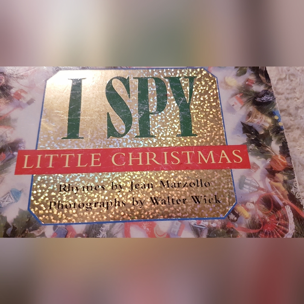 2006 I Spy Little Christmas Book - Picture 6 of 16